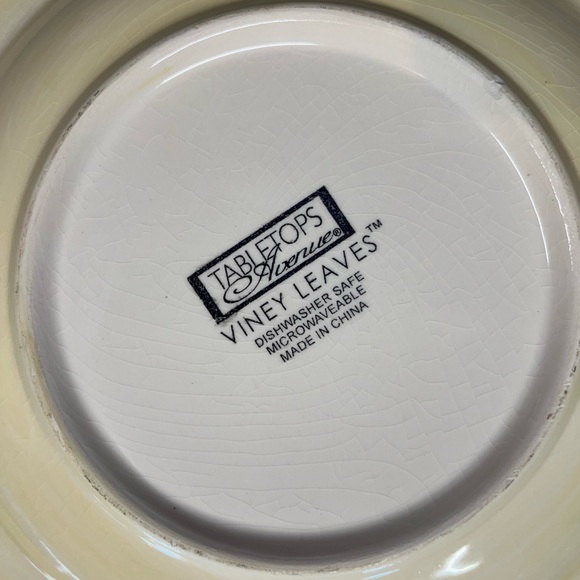 Tabletops Avenue Plate Set of 2 Viney Leaves - Picture 2 of 2